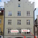 Direkt Am Koenigsplatz - Barrierefrei Fuer 6 Personen Mit Kickertisch Und Beamer Augsburg