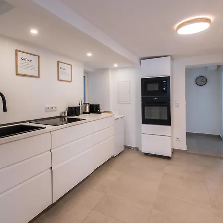 Apartman Direkt Am Koenigsplatz - Barrierefrei Fuer 6 Personen Mit Kickertisch Und Beamer