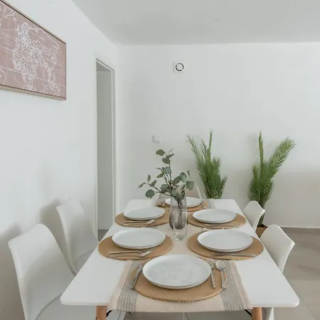 Direkt Am Koenigsplatz - Barrierefrei Fuer 6 Personen Mit Kickertisch Und Beamer Apartman *