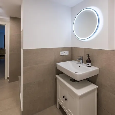 Direkt Am Koenigsplatz - Barrierefrei Fuer 6 Personen Mit Kickertisch Und Beamer Apartman *